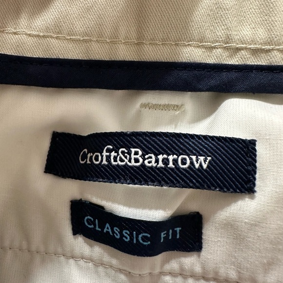 EUC Men’s Croft & Barrow khaki pants classic fit 34/32 - Picture 2 of 3
